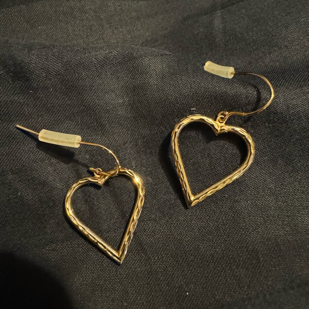 14kt Gold heart earrings